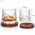 Wymiary szklanki do whisky: wysokość 7 cm, średnica u góry 6,8 cm, obok drewniana podstawka